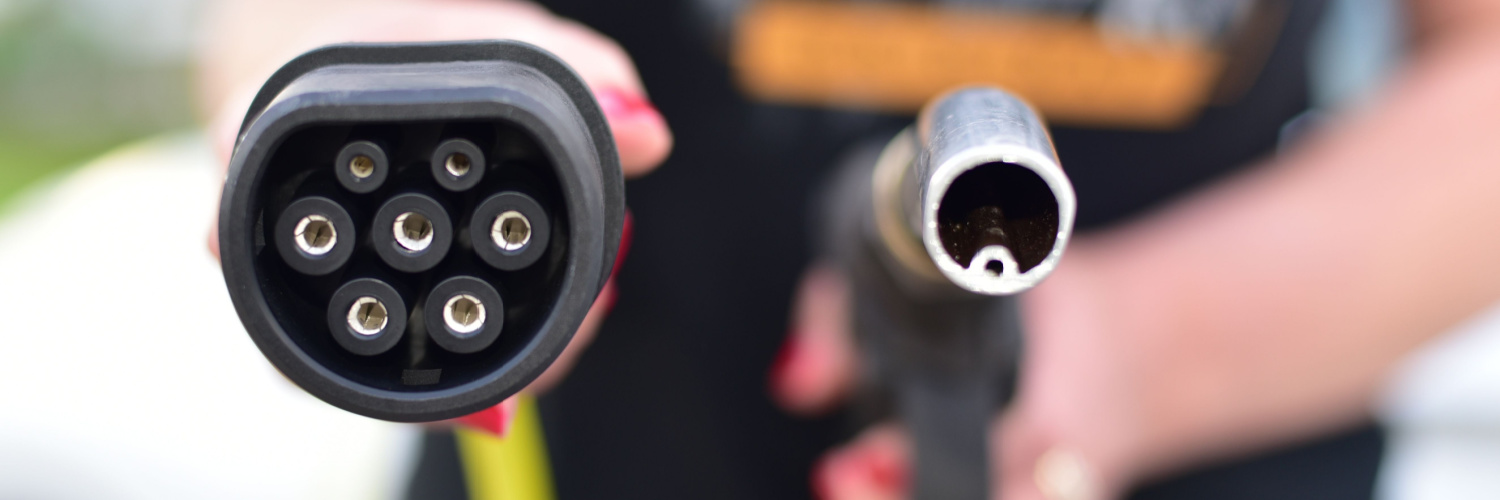 electric-car-vs-fuel-car